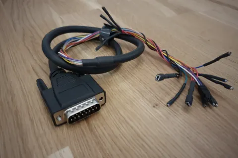 Bench-Kabelsatz mit Sub-D-Stecker und einzelnen Anschlussleitungen